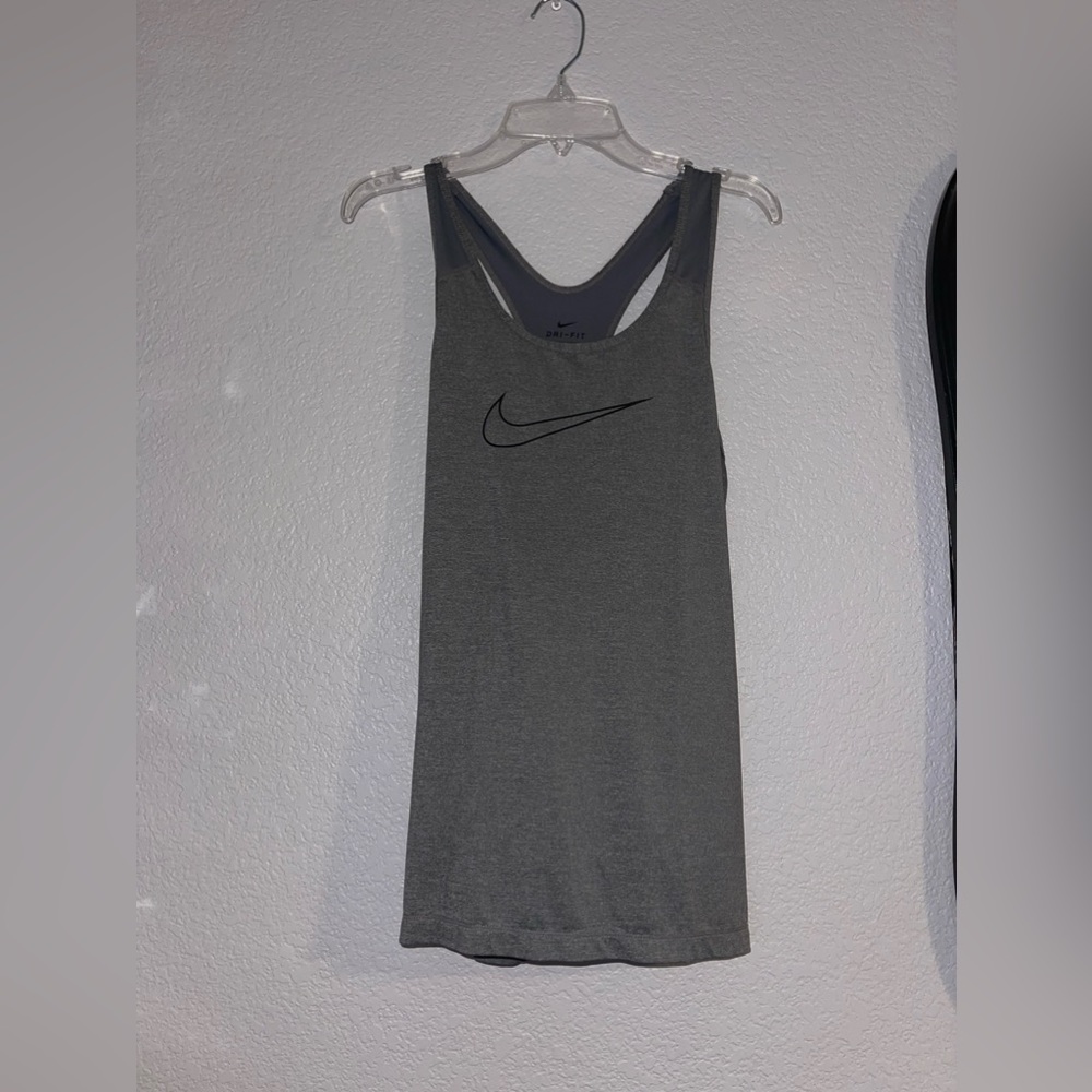 nike workout top
